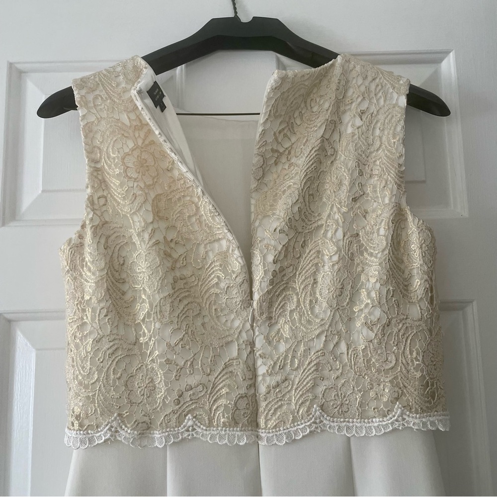 NWOT Tahari by Arthur S. Levine White/Gold Lace Dress, Size 6